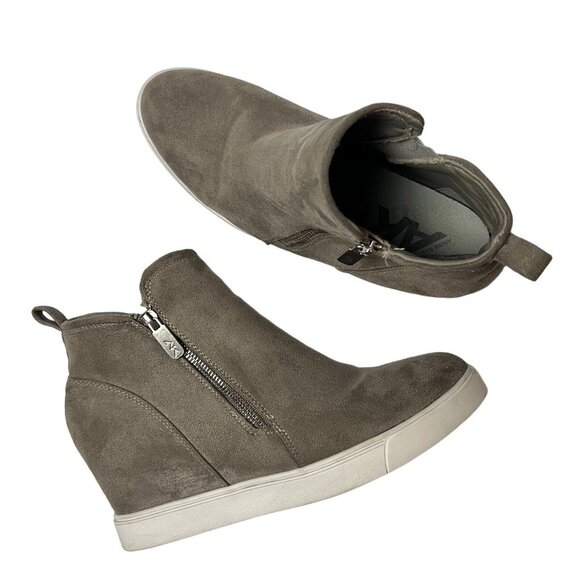 Anne Klein AK Sport Carsen Hidden Wedge Sneakers Size 10 High Top Faux Suede Zip - Picture 1 of 10